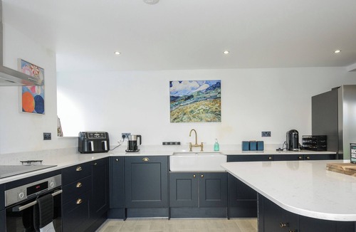 Appledore House | BOATHYDE, pet friendly, luxury holiday cottage in Northam
