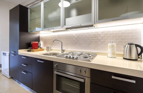 Municipio 2 Apartment | Boscoincittà Apt with garage and whirlpool!