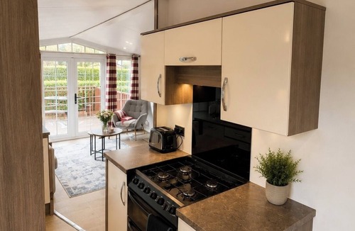 Dollar Cabin | Brae Lodge – Relaxing Break with Optional Hot Tub