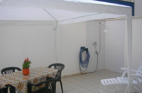 Lido Conchiglie Apartment | BRIGHT NEW BASEMENT WITH GARDEN 4 PLACES