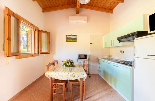 Otranto House | Bungalow 'Agriturismo Alimini- 3' with Private Terrace, Wi-Fi and Air Conditioning