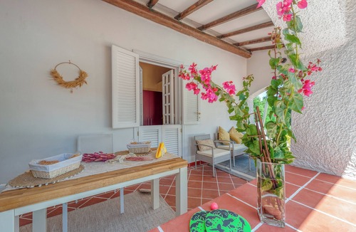 Giorgilorio House | Bungalow 'Villa Paradiso' with Shared Pool, Wi-Fi and Air Conditioning
