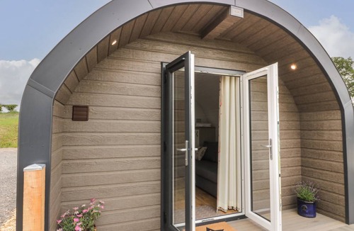 Lochmaben Cottage | Cabin ∙ 1 bedroom ∙ 3 guests