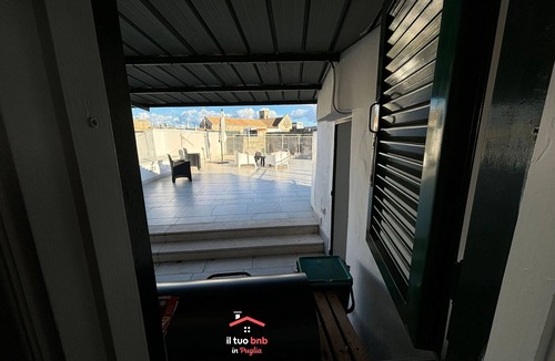 Bitonto Apartment | Casa Bianca bnb,Big Terrace,10 min Airport Beaches