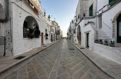 Old Town Cisternino Apartment | Casa Pietra Viva