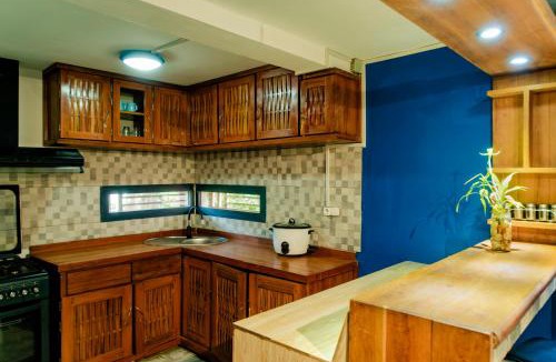 Hell-Ville Apartment | Cattleya Guest house