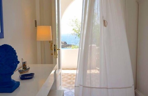 Marina di Novaglie Villa | Chariming seafront villa with pool