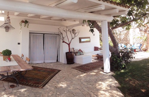 Castro Marina Villa | Charming villa with garden and panoramic sea view