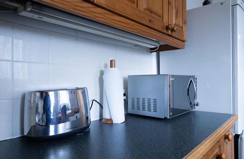 Aberdeen West End Apartment | Comfortable West End Flat with Parking Easy Access