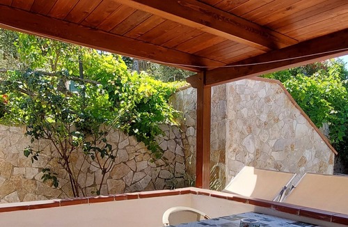 Peschici House | cottage with veranda and pool