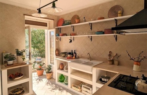 Cisternino House | Country Villa With Large Private Pool & Tennis Court - spaciously sleeps 20