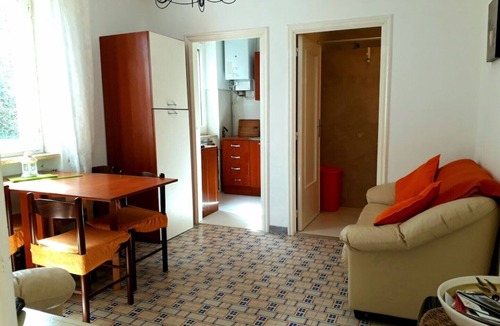 Cisternino House | Country Villa With Large Private Pool & Tennis Court - spaciously sleeps 20