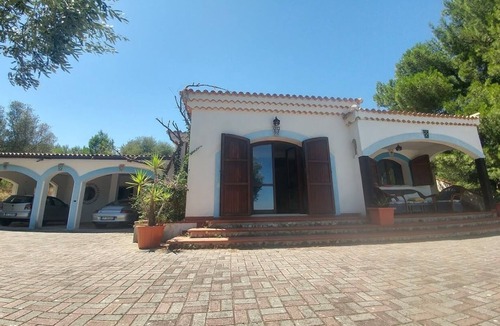 Peschici Villa | Cozy villa with sea view.