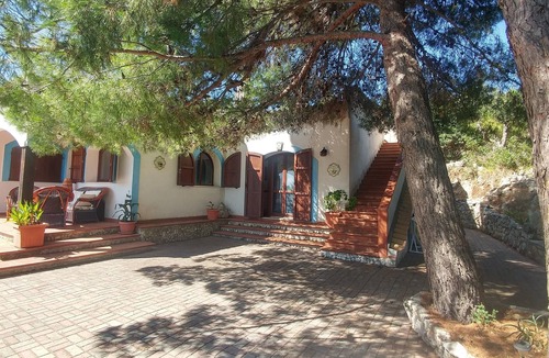 Peschici Villa | Cozy villa with sea view.
