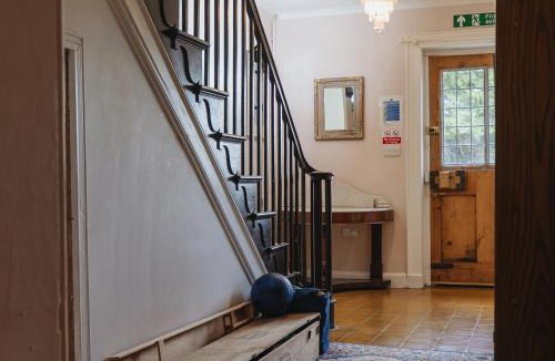 Acrefair House | Cwmalis Hall