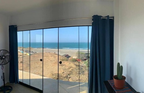 Lobitos Apartment | Deluxe Double Room with Balcony and Sea View
