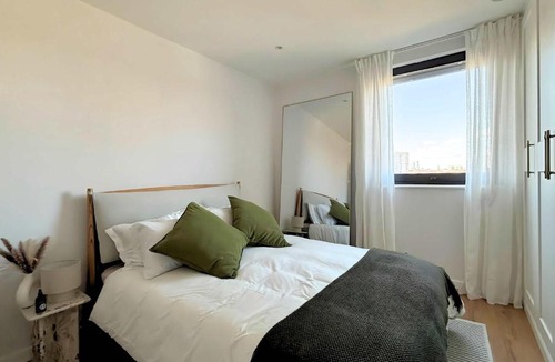 Livesey Apartment | Designer Skyline