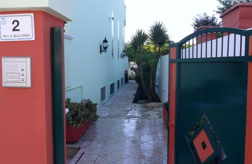 Alezio House | DOMUS GIRASOLI - VACATIONS SEA MOVIDA RELAX - 5 PL 5 MINUTES FROM GALLIPOLI