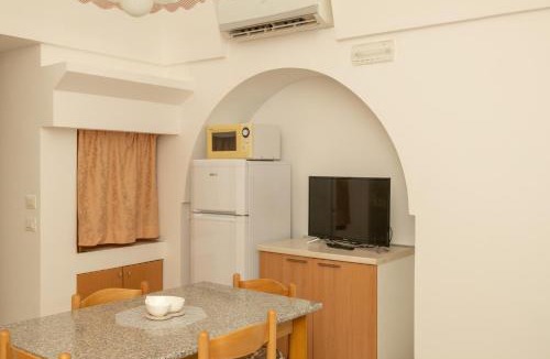 L'Assunta House | Donna Maria