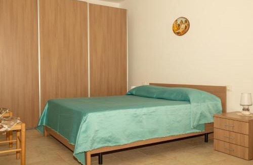 L'Assunta House | Donna Maria