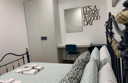 Manfredonia House | Downtown San Lorenzo