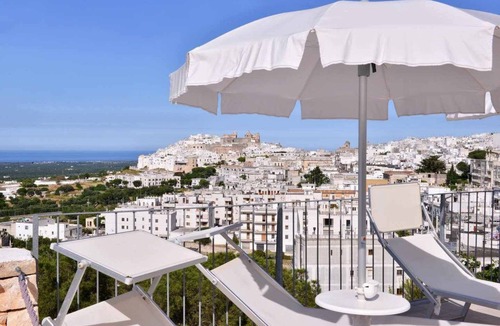 Ostuni House | Ecate. Pool, garden, veranda,Ostuni center 700m on foot, Ostuni beaches 8 km.Wow