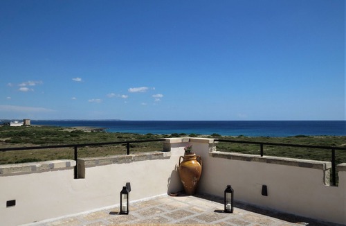 Porto Cesareo Villa | Exclusive apartment in villa facing the sea Baia di Punta Prosciutto
