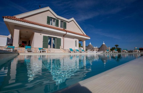 Ceglie Messapica Villa | exclusive luxury villa monte pompilio