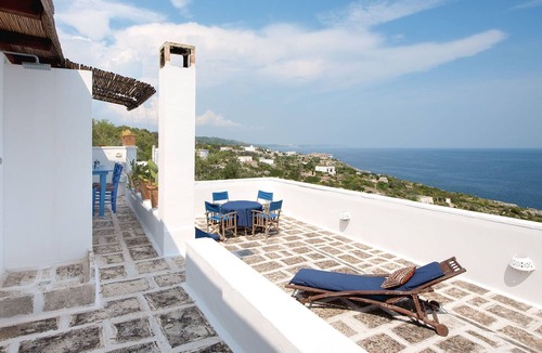 Marina Serra Apartment | Ficus SalentoSeaLovers Cottage with Pool and Sea View
