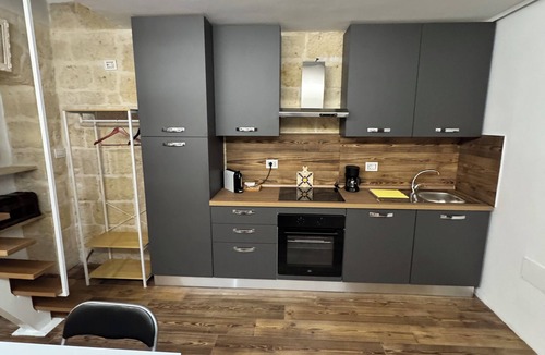 Corato Apartment | Ground floor loft Street parking Ideal for capacity: up to 4 people