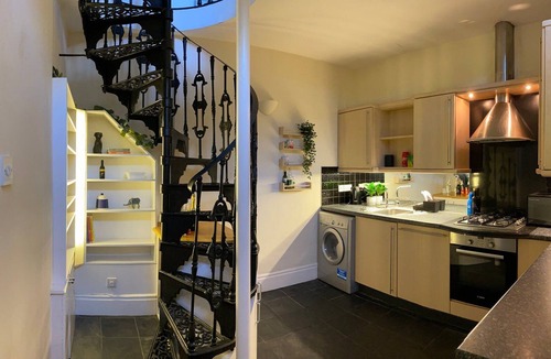 West End Apartment | GuestReady - Charming flat in West End