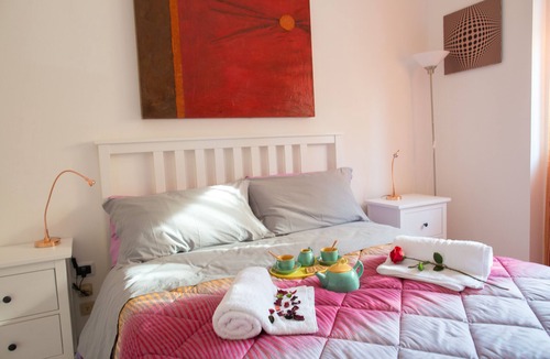 Taranto House | Hibiscus