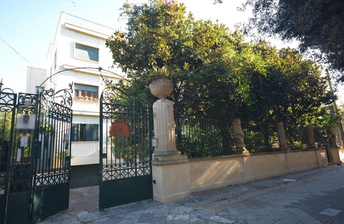 Lecce Apartment | High quality big Guest House, historic center, free parking.