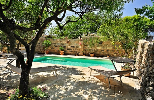 Spongano Villa | *Historic 1700 Villa in village near sea. Pool gardens WiFi A/C Solar P.