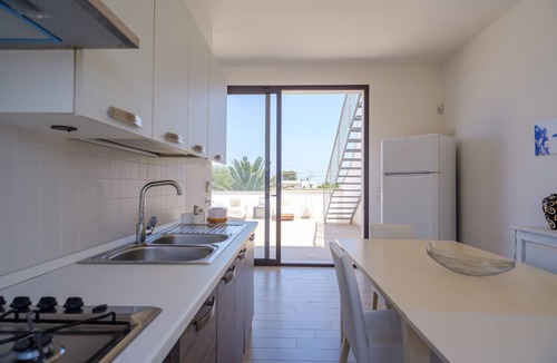 Torre Specchia Ruggeri Apartment | Holiday Apartment 'Villa Scoglio' near Sea with Garden & Private Terrace