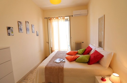 Otranto Apartment | Holiday Apartment with Wi-Fi, Air Conditioning and Balcony; Parking available; Pets allowed