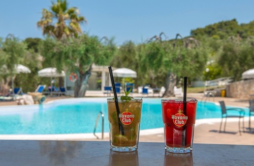 Peschici Condo | Holiday complex with pool, 5 minutes from the beach, panoramic sea views