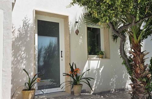 San Cesario di Lecce Apartment | Holiday Home 'Levante' with Shared Terrace, Wi-Fi and Air Conditioning