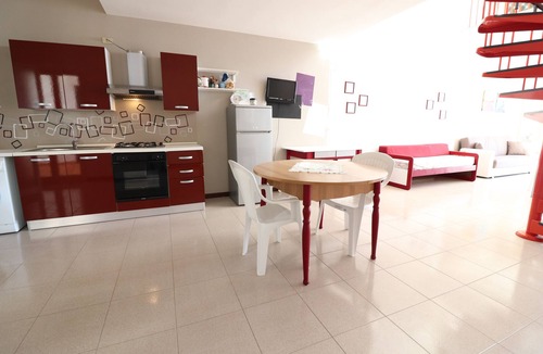 Santa Cesarea Terme House | Holiday Home 'Casa Nisea A Santa Cesarea Terme' with Private Terrace, Balcony and Air Conditioning