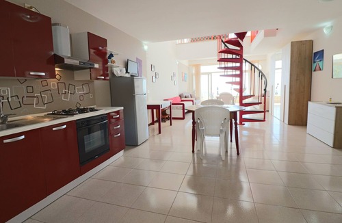 Santa Cesarea Terme House | Holiday Home 'Casa Nisea A Santa Cesarea Terme' with Private Terrace, Balcony and Air Conditioning