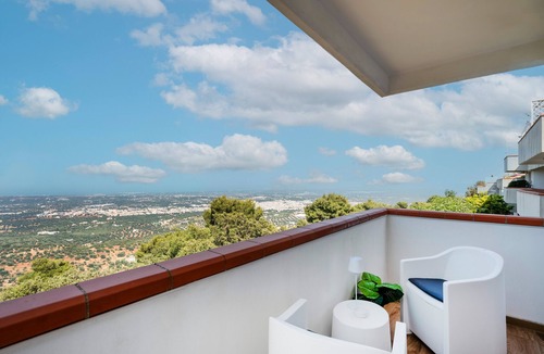 Selva di Fasano House | Holiday Home 'Angel Suite 2' with Balcony, Wi-Fi and Air Conditioning