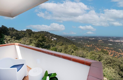 Selva di Fasano House | Holiday Home 'Angel Suite 2' with Balcony, Wi-Fi and Air Conditioning