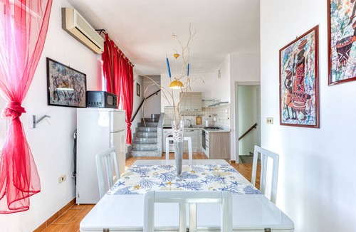 Torre Mozza House | Holiday Home 'Appartamento Fronte Mare' with Air Conditioning