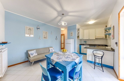 Lido Marini House | Holiday Home 'Casa A Lido Marini' with Balcony and Air Conditioning