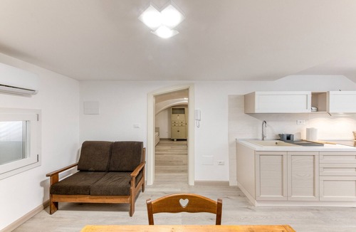 Alessano House | Holiday Home 'Casa Don Paolo 2' with Private Terrace, Wi-Fi and Air Conditioning