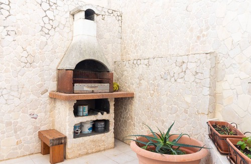 Adelfia House | Holiday Home 'Fiordiloto Apartment' with Private Terrace, Wi-Fi and Air Conditioning
