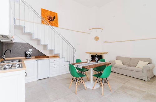 Uggiano la Chiesa House | Holiday Home 'Anemoi' with Shared Terrace, Wi-Fi and Air Conditioning