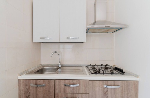 Fontanelle House | Holiday Home 'La Villetta Dei Romani 449' with Private Terrace and Air Conditioning