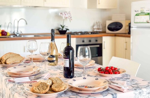 Torre Lapillo House | Holiday Home 'Summer Sunshine Private Villa' with Sea View, Wi-Fi and Air Conditioning