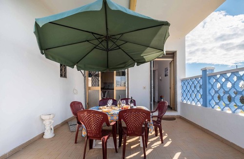 Torre Lapillo House | Holiday Home 'Summer Sunshine Private Villa' with Sea View, Wi-Fi and Air Conditioning